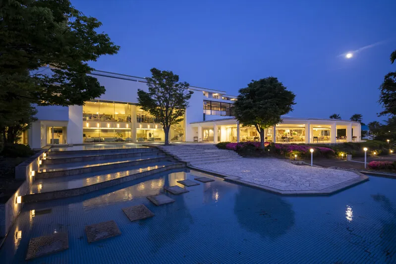 ハーヴェストクラブの外観