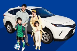 三井のカーシェアを利用する家族のイメージ